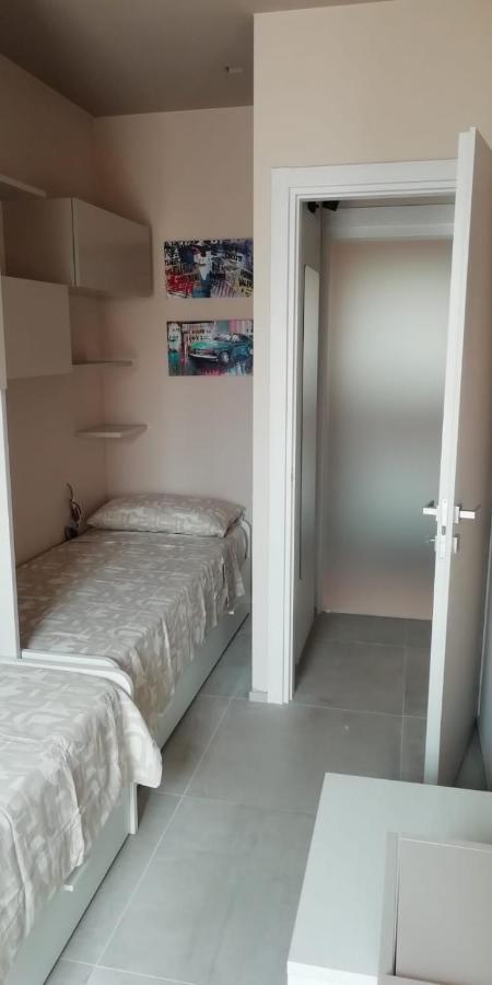 Town-Beach Home Civitanova Marche Buitenkant foto