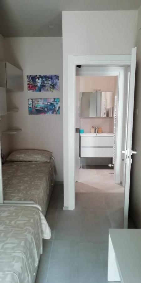 Town-Beach Home Civitanova Marche Buitenkant foto